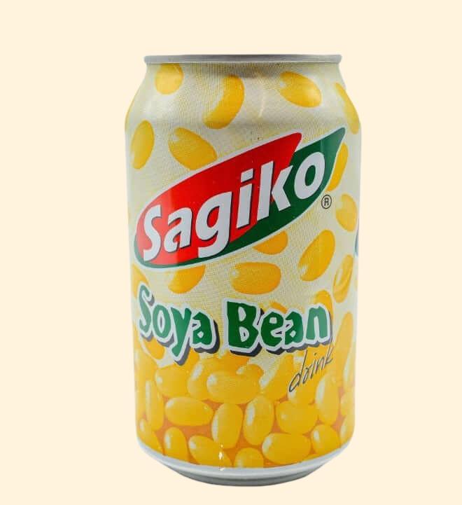 Sagiko Soyabean Drink is a plant-based drink that provides a delicious alternative to dairy milk. With 320ml per serving, it's made with Raw organic and non-GMO soybeans, offering an excellent source of protein.