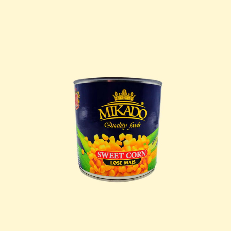 It's time to get your kernels popping! Take your meals from ordinary to extraordinary with Mikado Sweet Corn 425g! This delicious corn-on-the-cob comes pre-chopped, so you can get snacking right away. Sweet and crunchy, you'll be ready to "corn-quer" the world in no time!